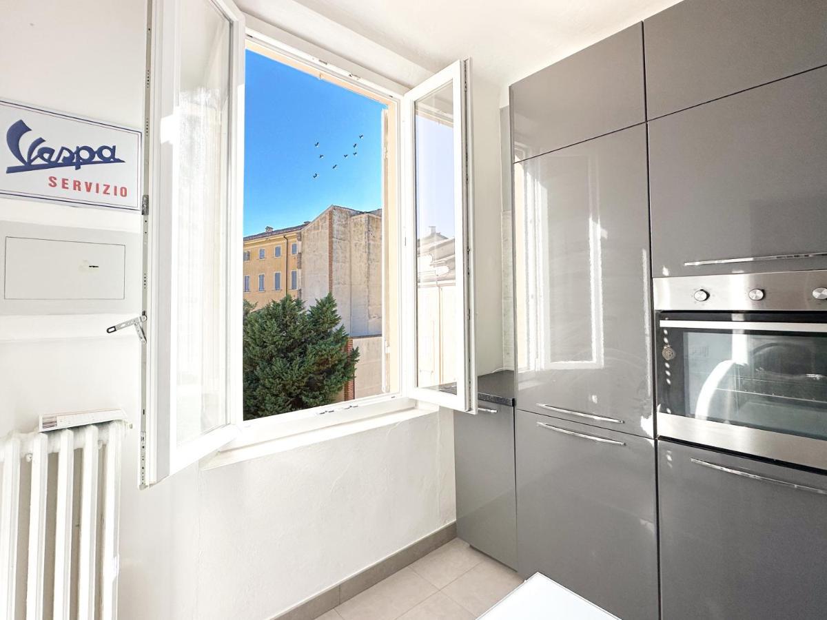 Luxury Apartment Next To The Francescana Modena Luaran gambar