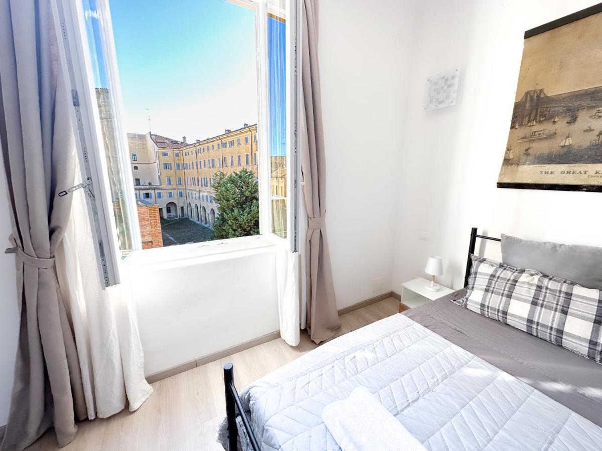 Luxury Apartment Next To The Francescana Modena Luaran gambar