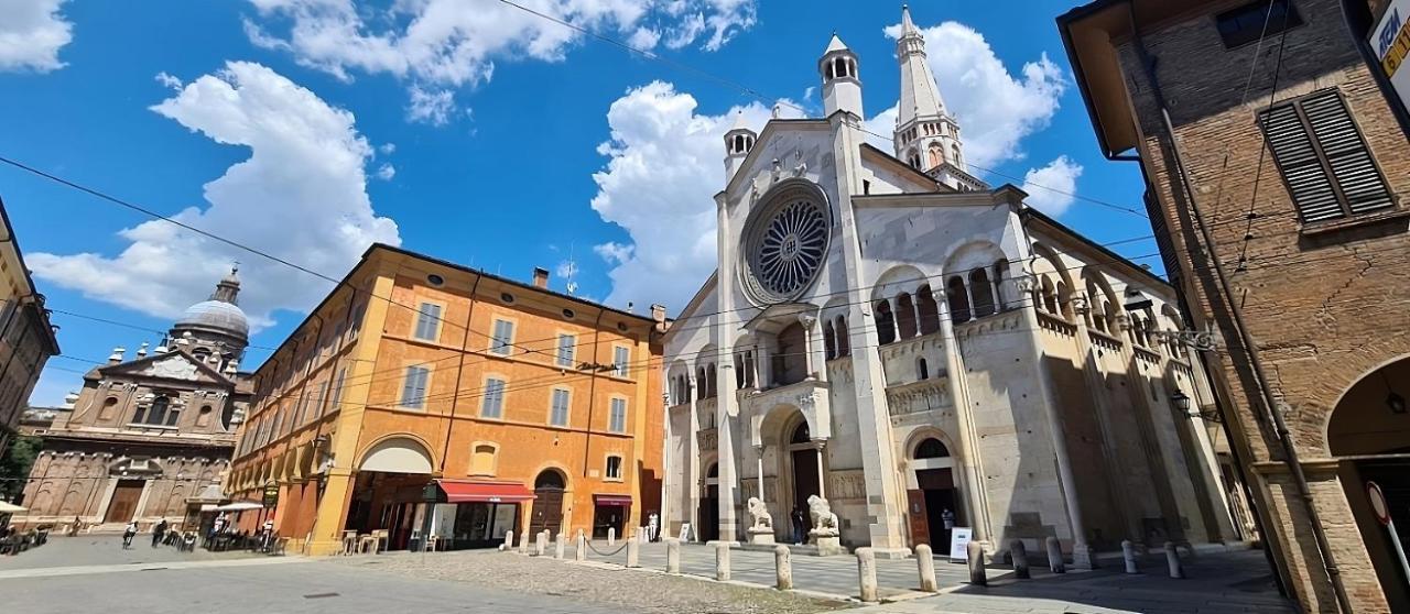 Luxury Apartment Next To The Francescana Modena Luaran gambar